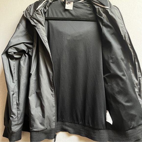 Nike Black Lightweight Hooded Windbreaker Jacket Sz M - Picture 4 of 9